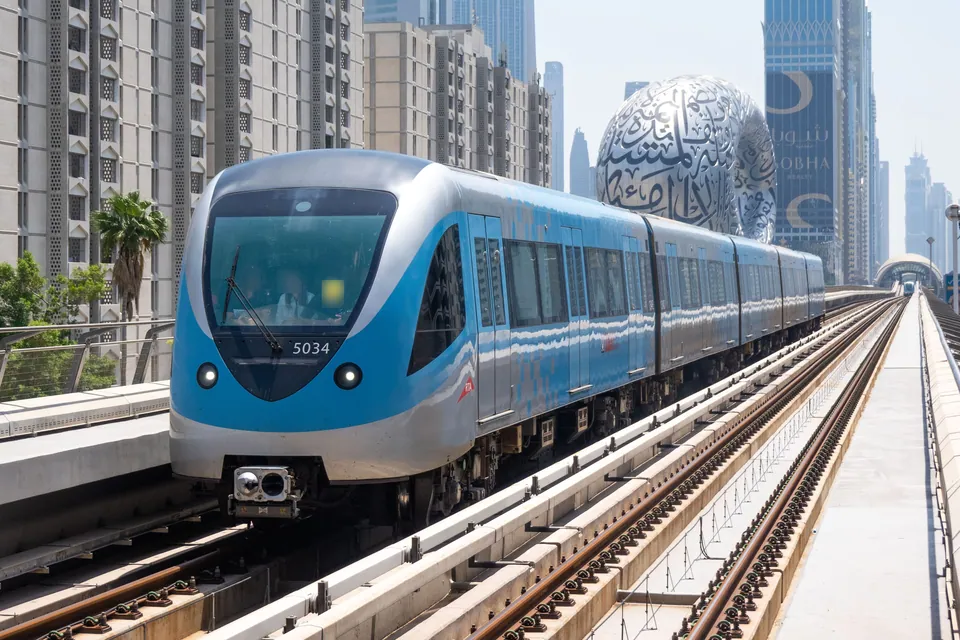 Dubai Metro train arriving at World Trade Centre station